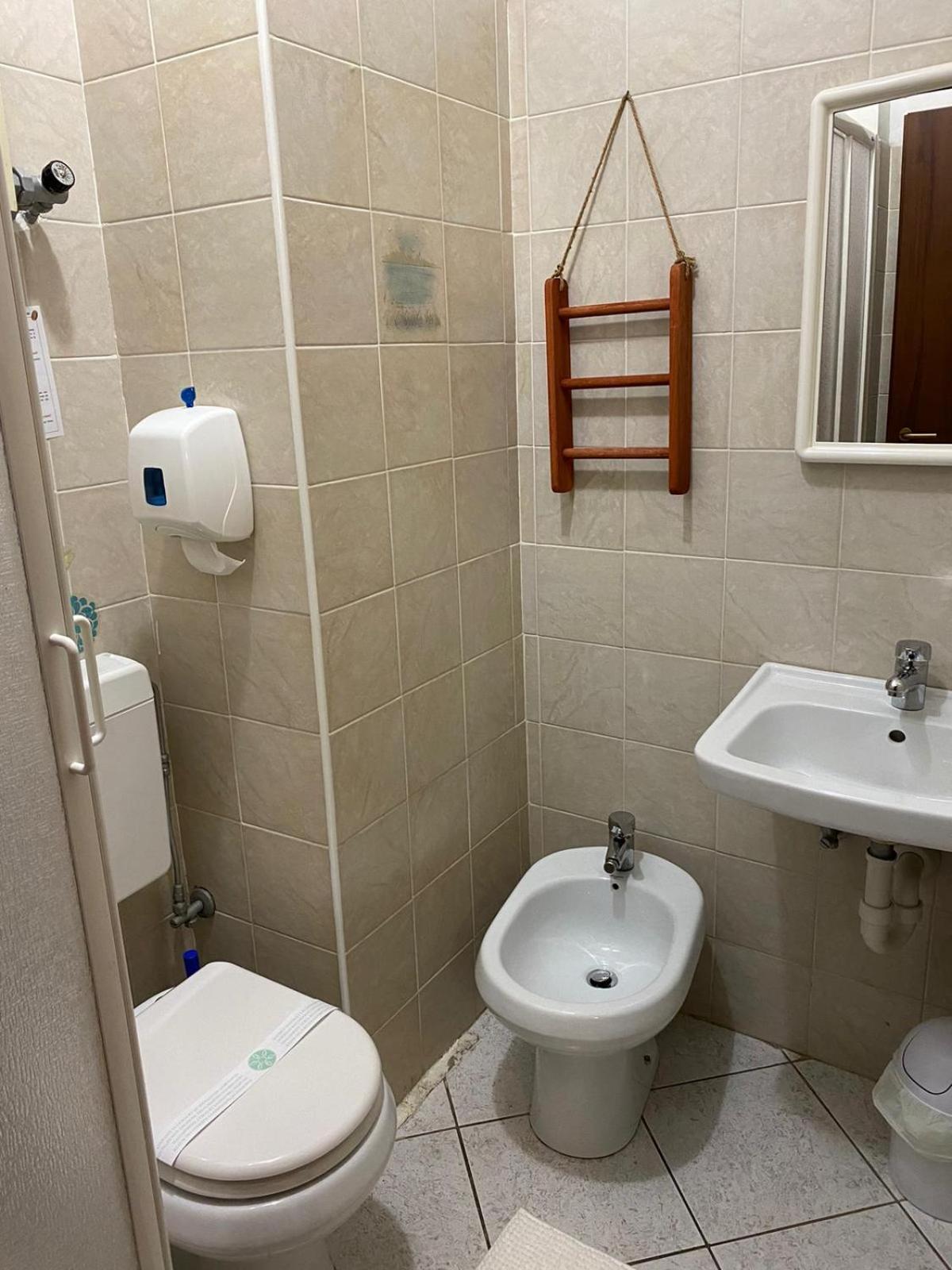 Agriturismo La Ruota Montelupo Albese Ngoại thất bức ảnh